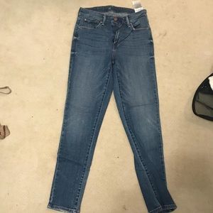 Levi jeans. Barely worn. size 26